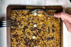 Menú de arroz para dos en el centro